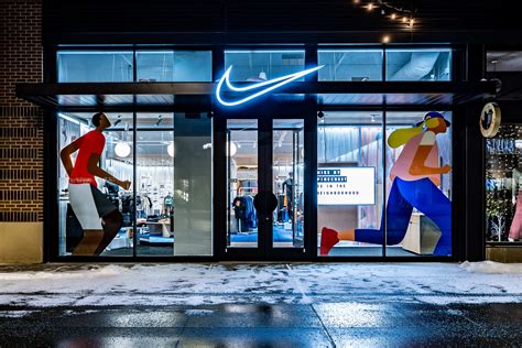 stores that sell nike tech